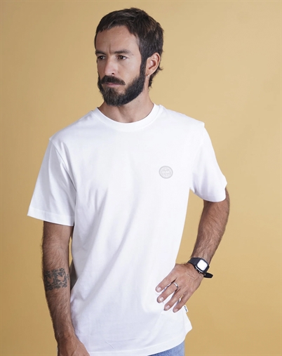 GLOBE BRUSHED TSHIRT